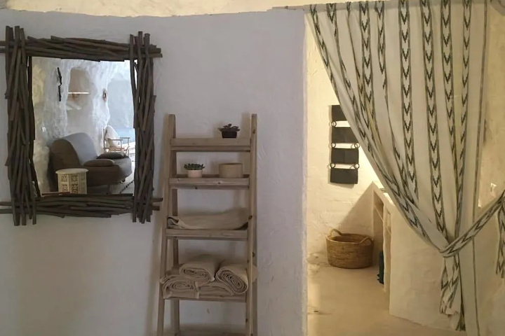 Room 3 of 26