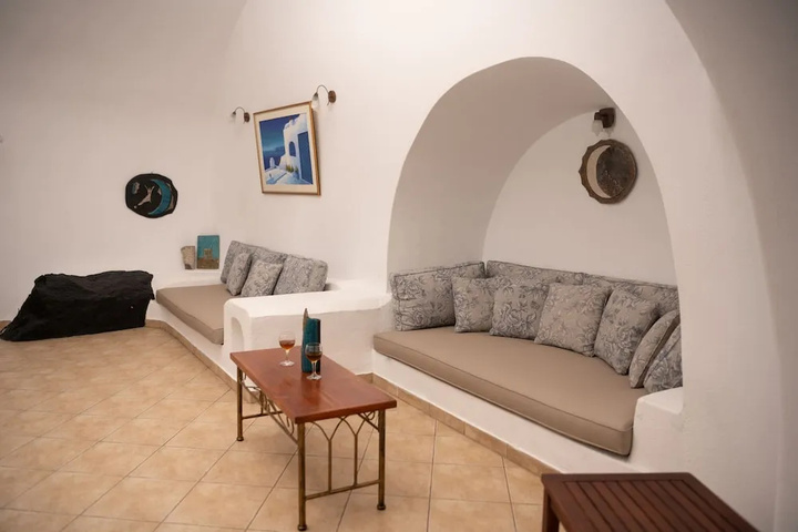 Room 4 of 24