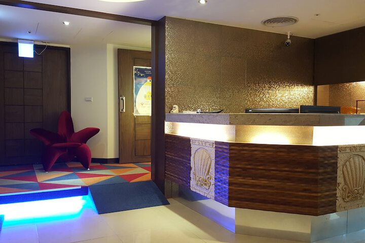 Honey Prince Hotel
