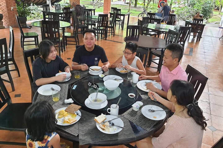 Dining 48 of 126