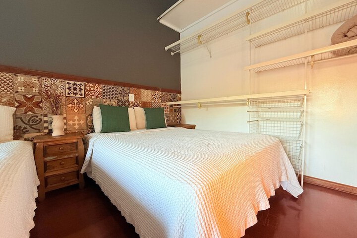 Room 5 of 70