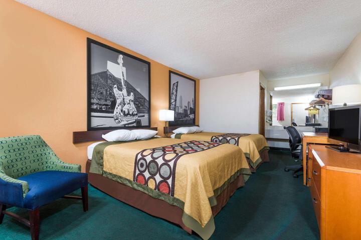 2 Double Beds (4 of 11)