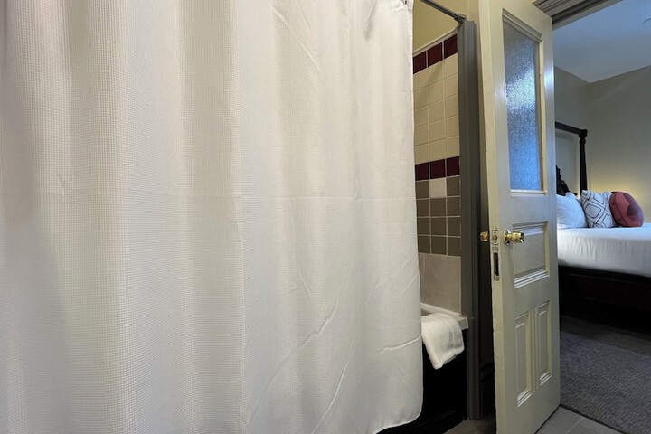 Room 19 of 32