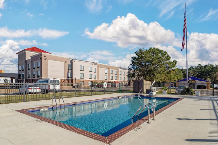 Pool Hotel