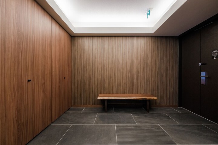 Ballroom/Hall 110 of 122