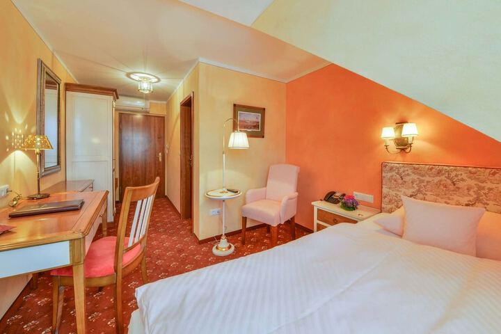 Room 7 of 78