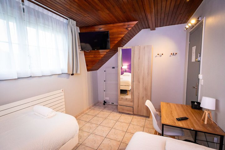 Room 12 of 22