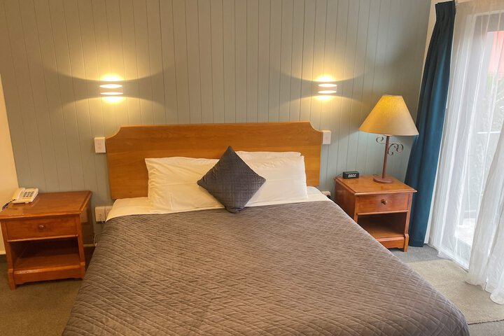 Room 12 of 38