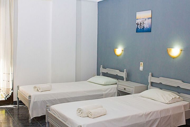 Room 2 of 8