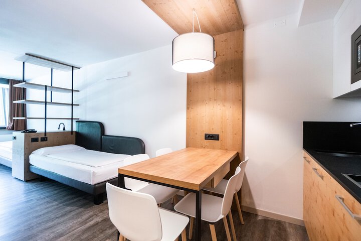 Room 32 of 111
