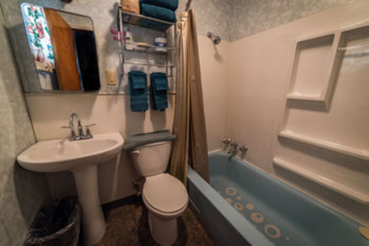 Room 34 of 48