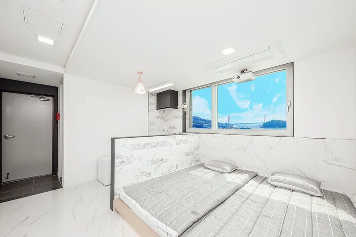 Room 2 of 54