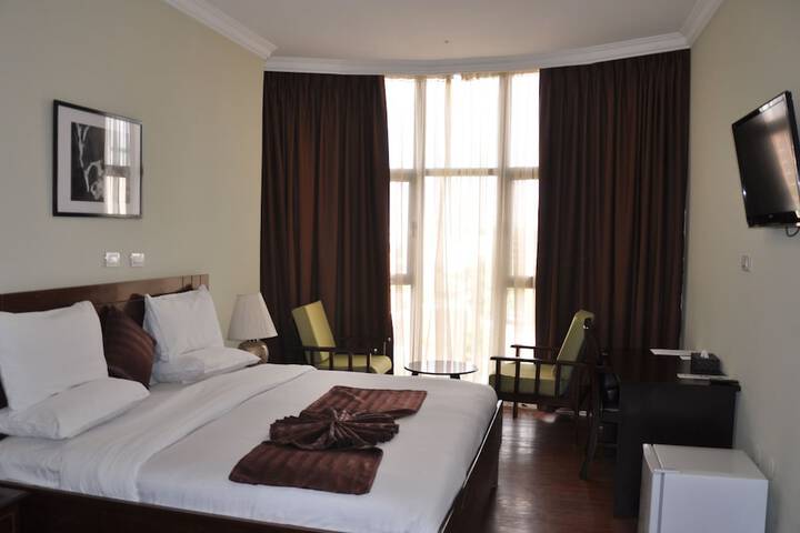 Room 9 of 96