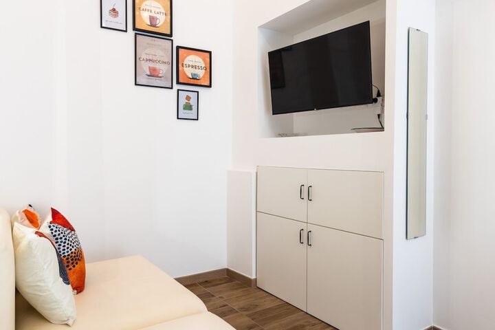 Room 7 of 26