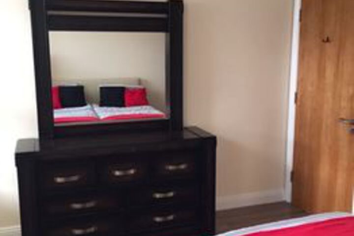 Room 10 of 32
