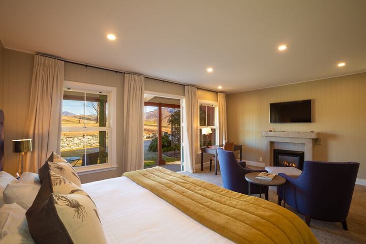 Room 4 of 90