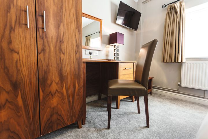 Room 12 of 37