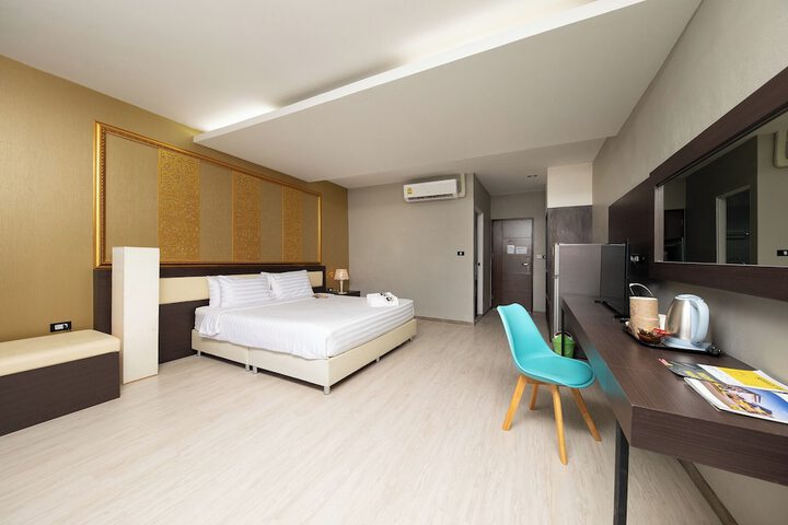 Room 13 of 29