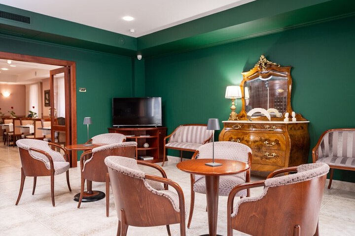 Hotel Interior 10 of 111