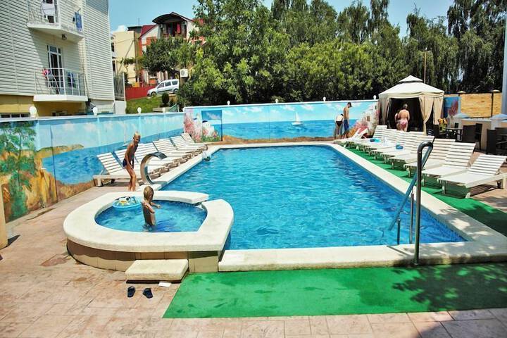 Pool 36 of 41