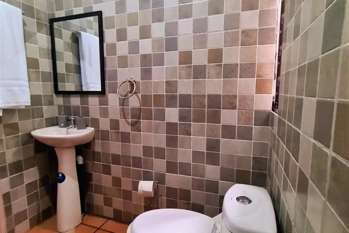 Room 8 of 17
