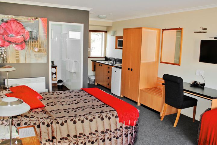 Room 18 of 37