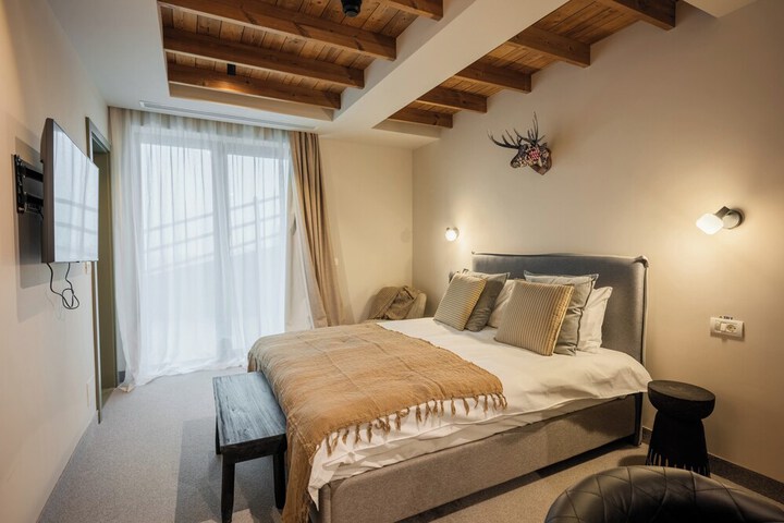 Room 14 of 50