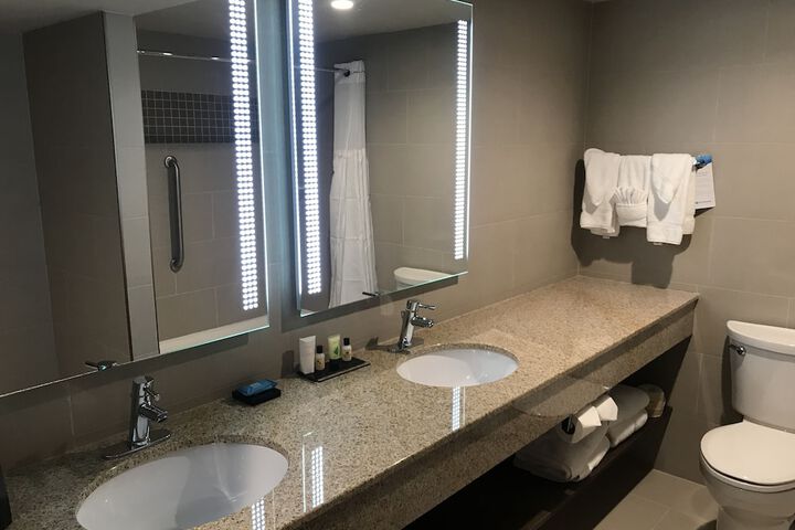 Bathroom sink