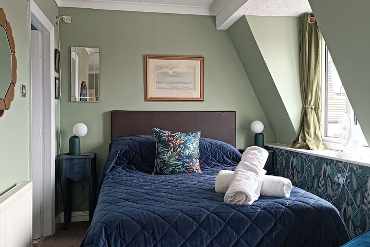 Room 28 of 63