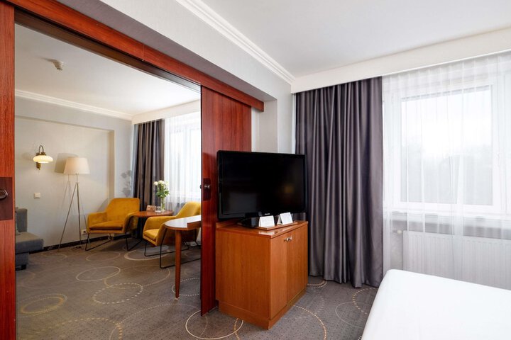 Room 74 of 177