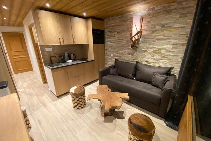 Room 9 of 50