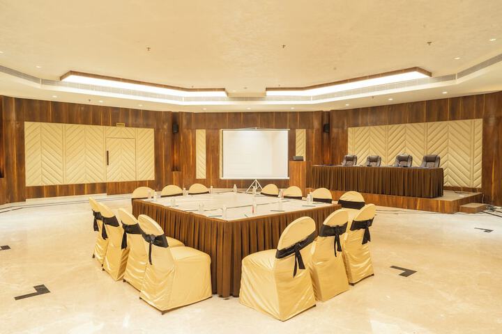 Ballroom/Hall 58 of 64