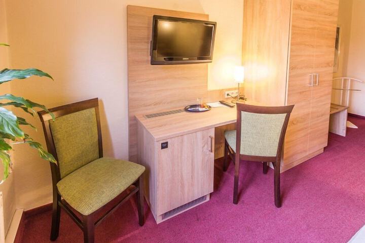 Room 20 of 35