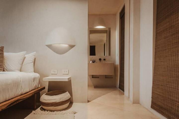 Room 14 of 79