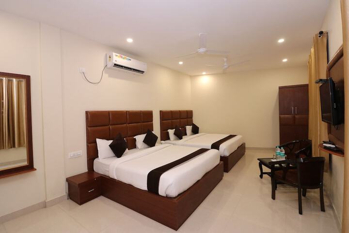Room 9 of 35