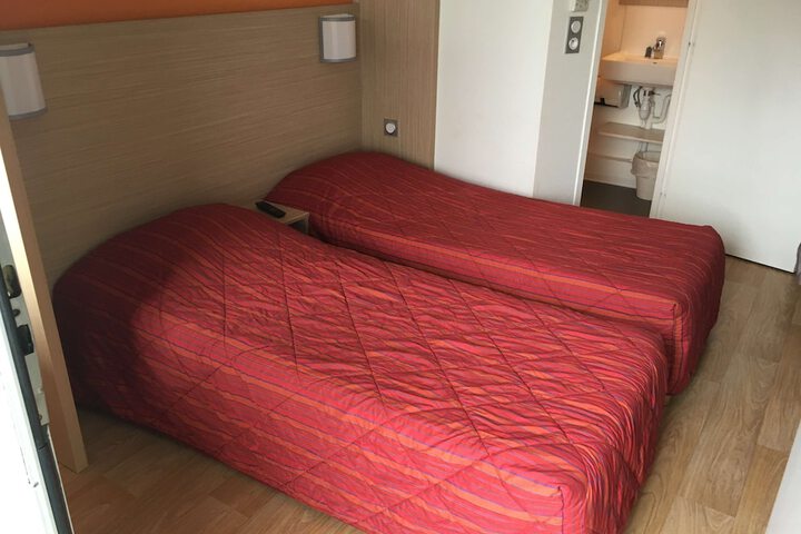 Room 16 of 41
