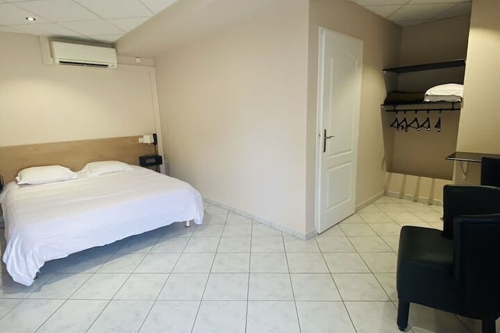 Room 16 of 63