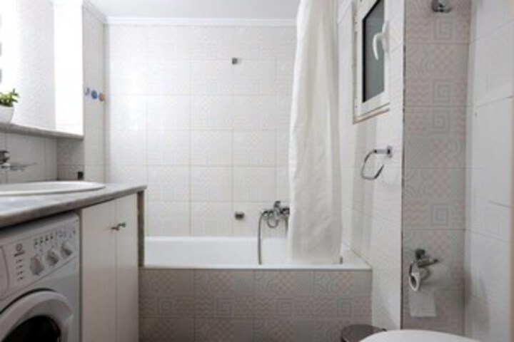 Room 3 of 34