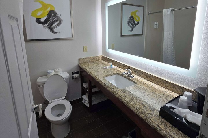 Room 9 of 25