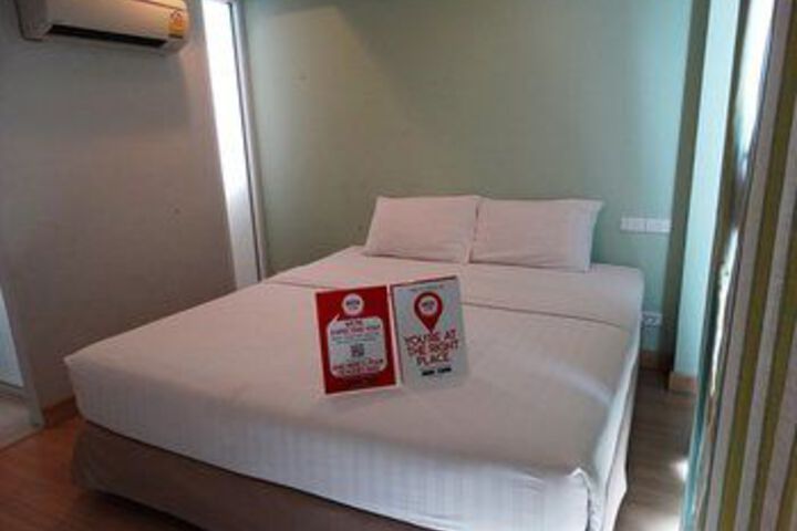 Room 8 of 10