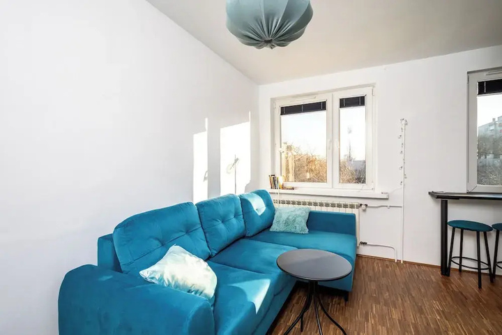 Room 2 of 10