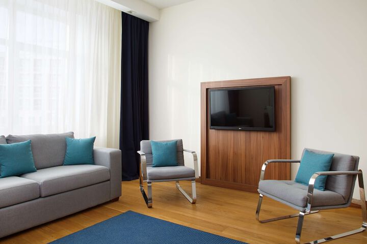 Room 13 of 275