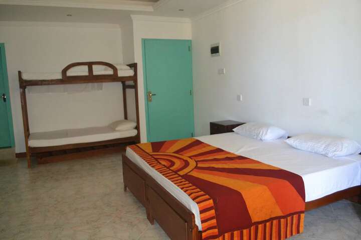 Room 9 of 39