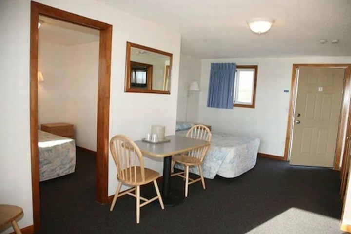 Room 83 of 190