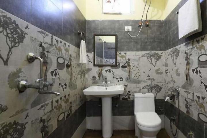 Room 8 of 13