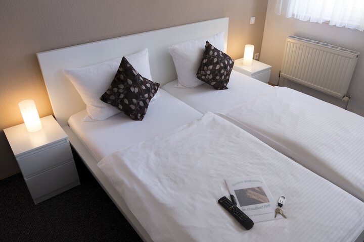 Room 3 of 56