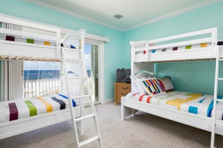 Room 32 of 39