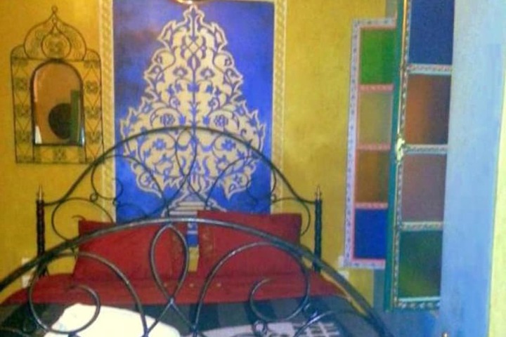 Room 12 of 38