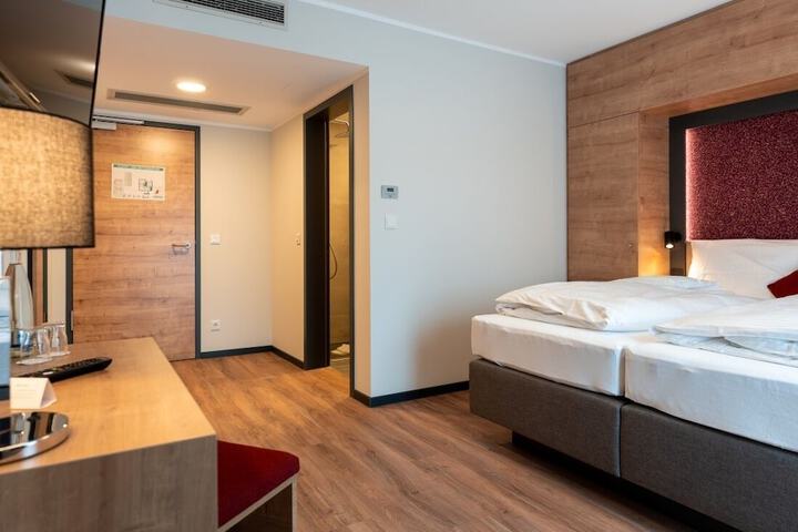 Room 29 of 65