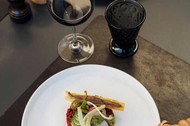 Dining 63 of 98